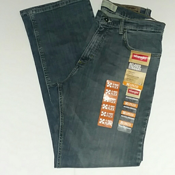 NWT Wrangler jeans relaxed straight leg MED WASH - Picture 2 of 8